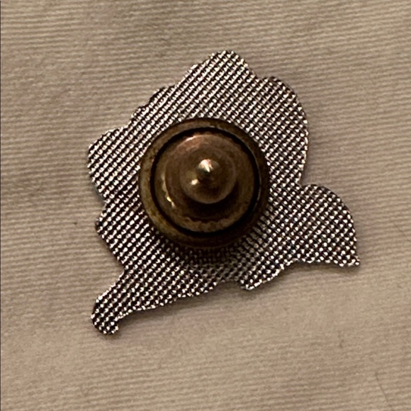 Magnolia Enamel Pin - Picture 3 of 3